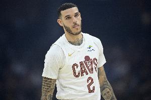 进攻端不灵！大球替补出战24分钟 三分5中1仅拿3分&另有3板5助