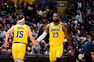 平森：湖人应该交易詹姆斯 他复出后里夫斯就不会有这表现了