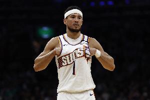 下场打不败马刺！布克：此前从未遇到这样情况 看了文班高光集锦