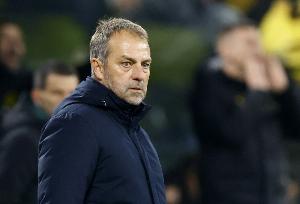 言简意赅！弗里克回应赛季结束后离开巴萨：又是胡说八道