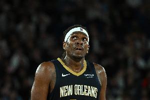 仍是卢姥爷！卢尼半场高效6中4得8分3板2助