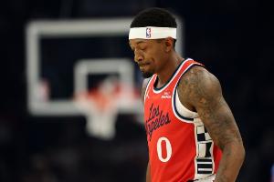 太阳主帅谈比尔：虽然球迷对他的反应并不友好 但我对他只有敬意