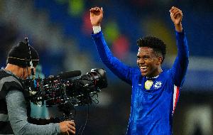 马雷斯卡：我们在帮埃斯特旺适应英格兰，现在才11月他就说太冷了